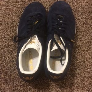 Adidas navy suede tennis shoes